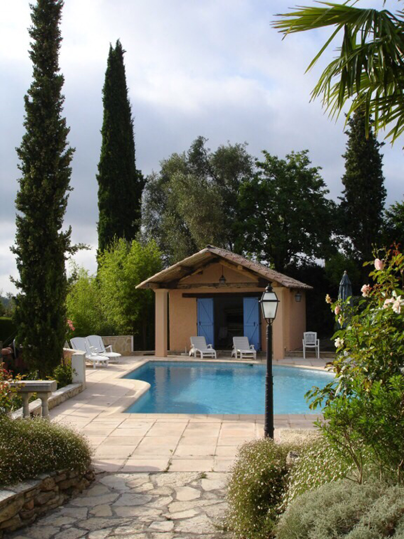 Pool house 