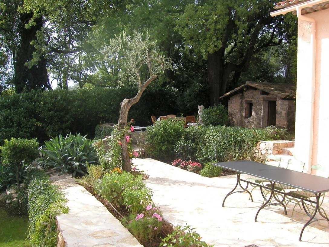 Same terrace going towards wine cellar